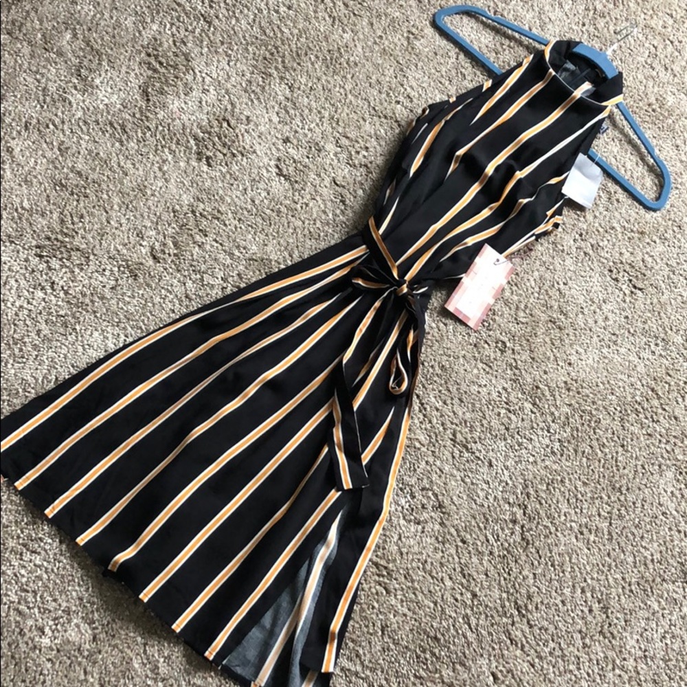 NWT Forever 21 High Neckline Sleeveless Dress